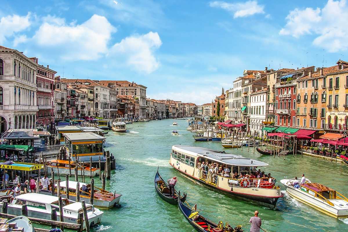 the-grand-canal-in-venice_20211020155626